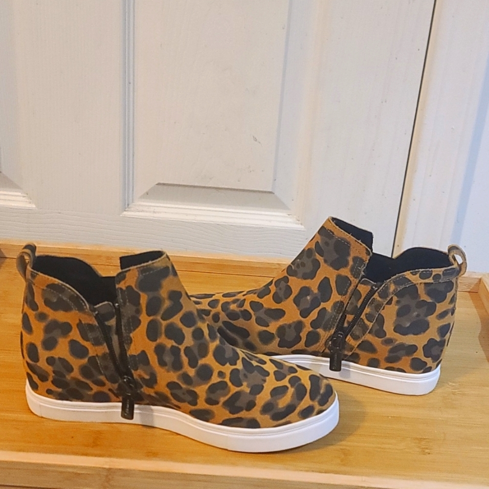 Blondo Leppard Sneakers Waterprrof